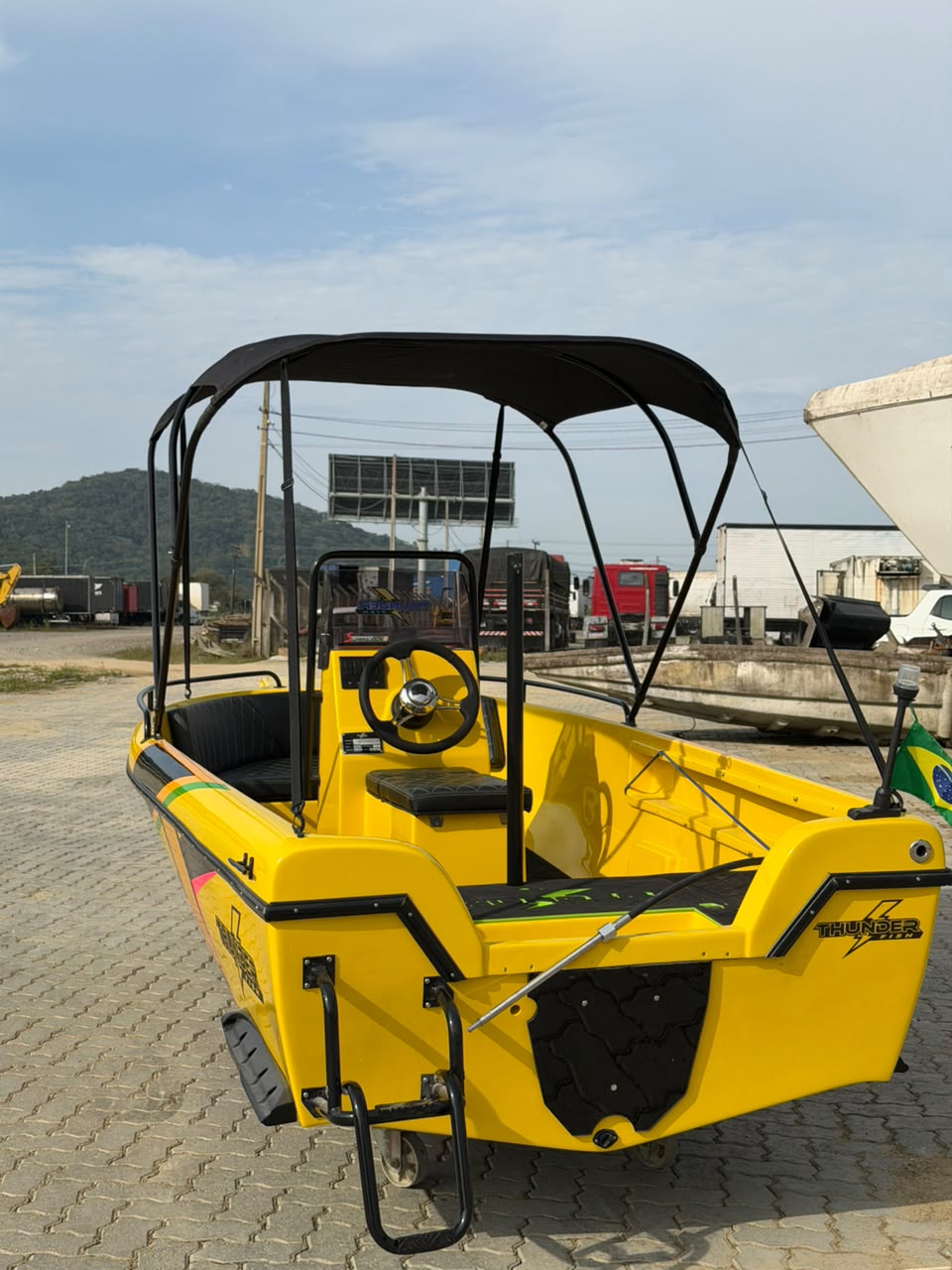Barco disponivel para pronta entrega